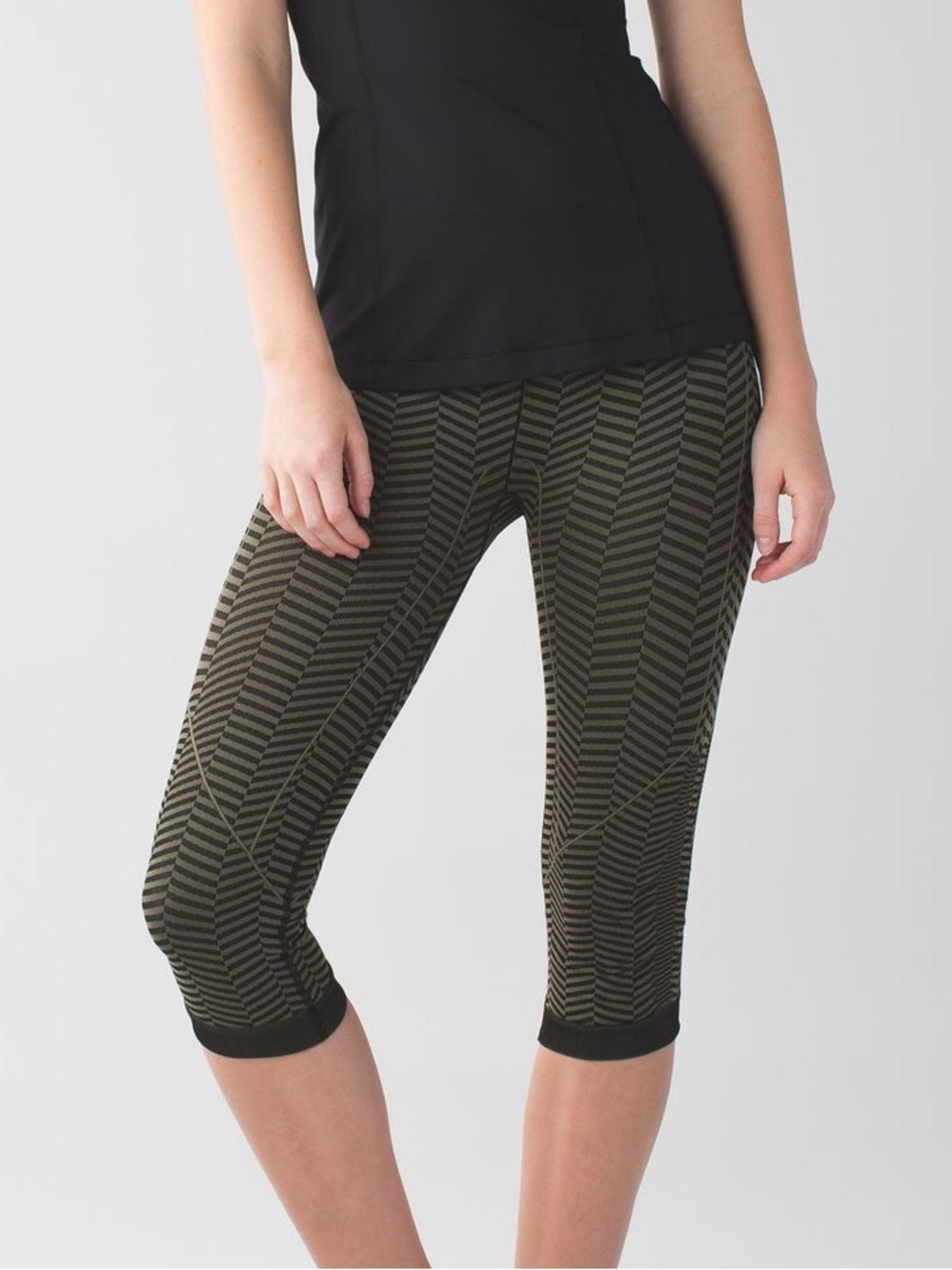 Lululemon In The Flow Crop Leggings